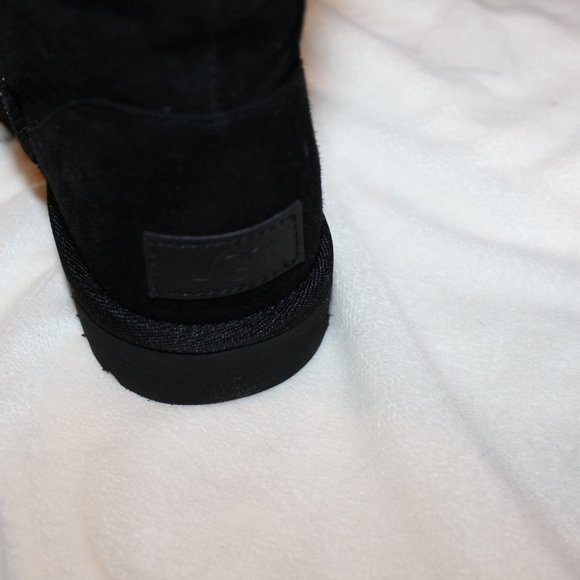 NIB UGG WOMEN'S ULTRA TALL SUEDE SHEARLING LINED ZIPPER ACCENT BOOTS BLACK - Picture 6 of 11